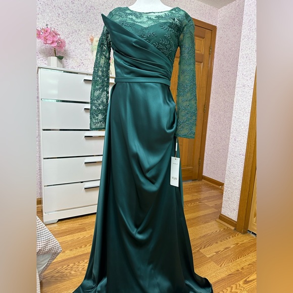 Dress from Turkey - Picture 3 of 6